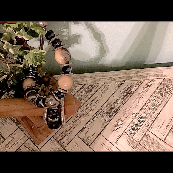 Large Beads Necklace & Bracelet - Picture 3 of 10